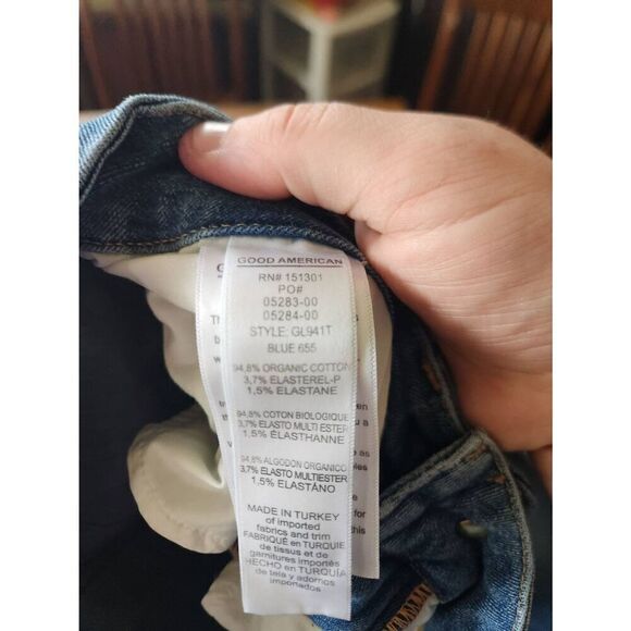 GOOD AMERICAN GOOD LEGS W/ RAW HEM JEANS SIZE 8/29 - Picture 4 of 5